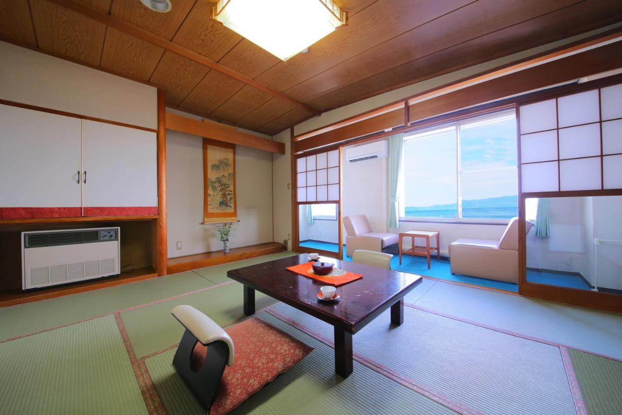 Lake Side Hotel Minatoya Inawashiro Экстерьер фото