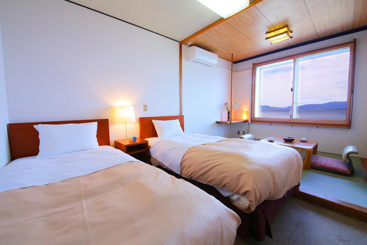 Lake Side Hotel Minatoya Inawashiro Экстерьер фото